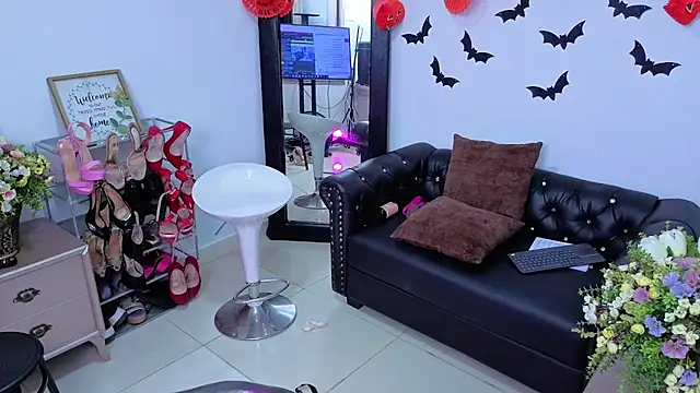 AnitaDuque - SHOW MY TITS