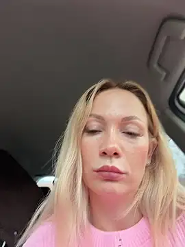 LavenderHot - Show boobs
