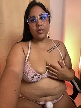 Liith - Suck on my sweet tits