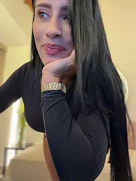 SarahhSmitth1 - We're going to play with my tits togethe