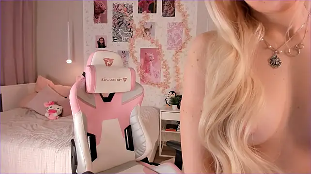 Ella_Lane - DILDO PUSSY IN DOGGY SO DEEP