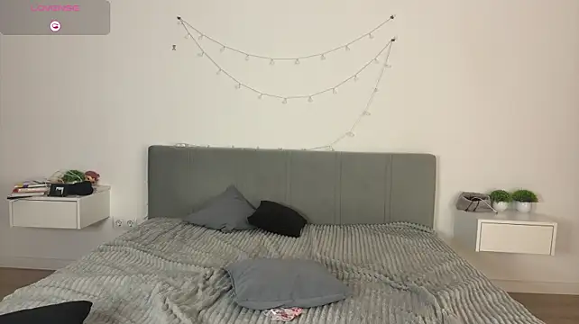 Meowchaa - chest close to camera