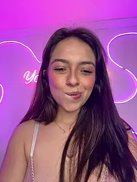 Yovng___Lau - Fingers my pussy