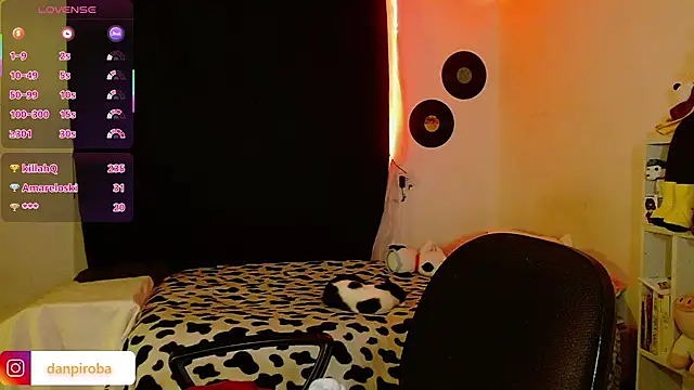 Ludo_kitty - domi inside control