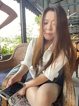Mia999 - 户外脱内裤