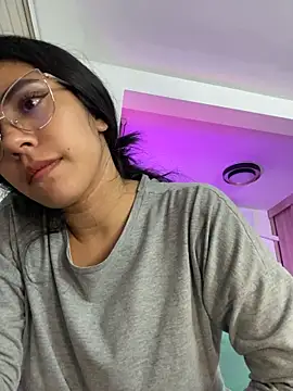 Sara-215 - Make me horny (control toy)