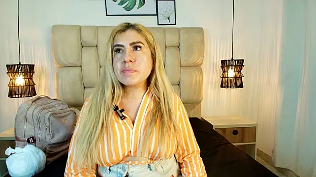 AdharaSmithh - blowjob with cream