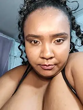 Evelyn_A - I suck my nipples