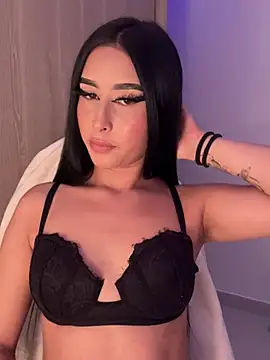 Kymberly_18 - use boots sexy 🖤😳