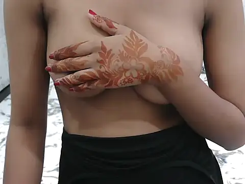 Lovelyshaski - show lip and boobs show