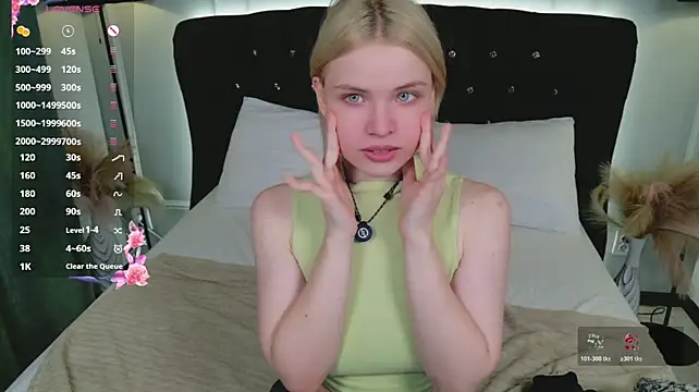 ChloeWells - doggy+booty slapping