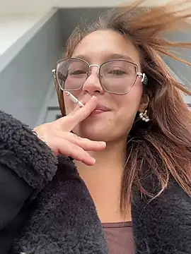 LunaMood - fingers in pussy