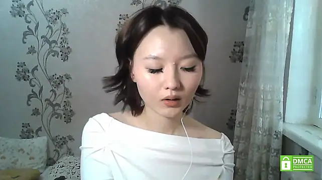 QuyenLuellen - play around with my T-shirt