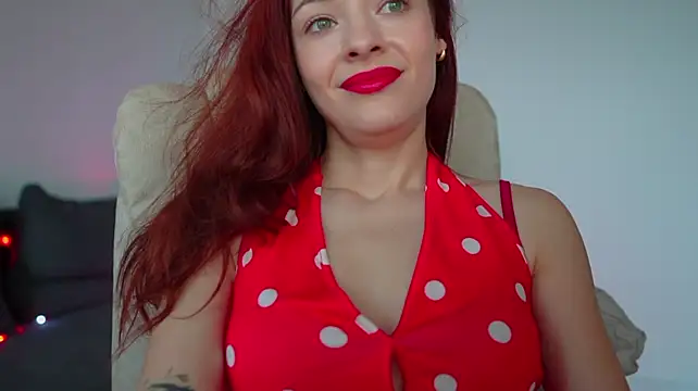 MiaRouge - TITS PLAY
