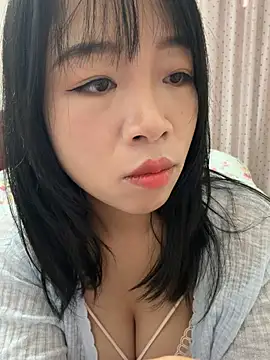 Luluyaa - 脱内衣