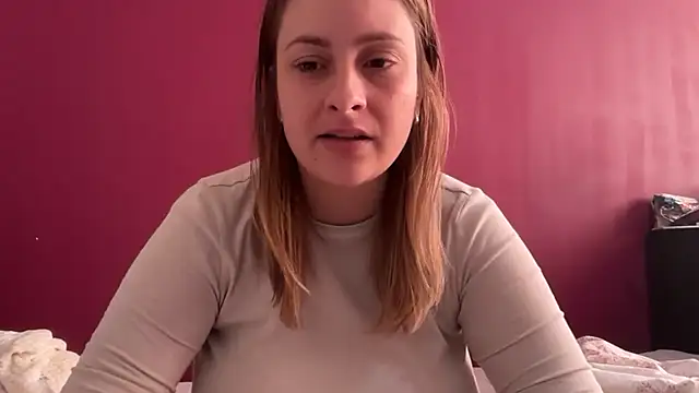 EngelHelene - dildó a cicik közé