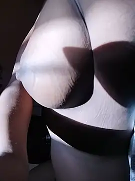 Daddydoll20 - SPRAY MILK ON FACE