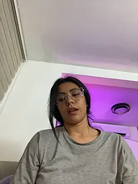 Sara-215 - Make me horny (control toy)