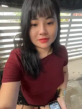Fishinggirl2k - Riding a fake penis for 5 minutes in pub