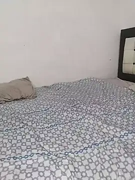 Annyeli - She bounces on her friend's cock. 🍑🥵🥴