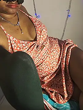 DIRTYSECRET_QUEEN_07