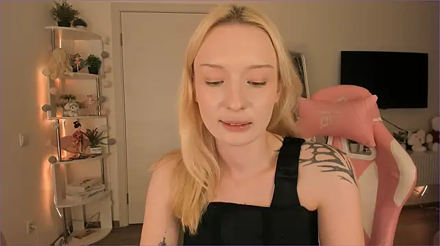 Tiffany_Paw - SlideUrCockInsideMyPussy