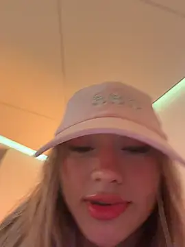 Ariannaa_1 - Suck dick in doggy 🔥