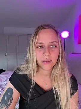 Lunawolf21 - show boobs
