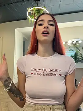 VixenRosse - Strip and play with tits