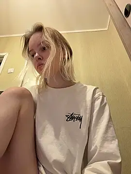 AshleyMur - play with nipple piercing
