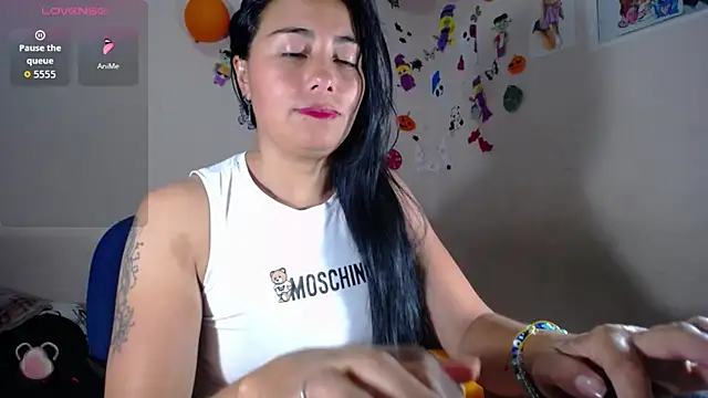Hanna_girl21 - moaning loudly while masturbating really