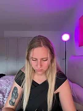 Lunawolf21 - show boobs