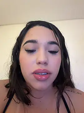 SofiaWildee - boobs out