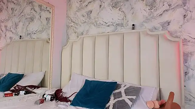 Miss_Honey_21 - Hard spank doggy x 10🥵🍑