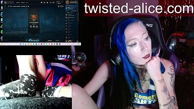 Twisted_Alice - dildo play