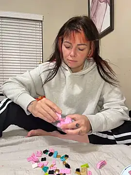 MarlaFknSinger - fuck the pain away with good vibes :)