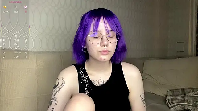 KellePourier - massage my booobs under top