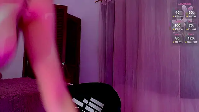Lanaturner_ - red ass