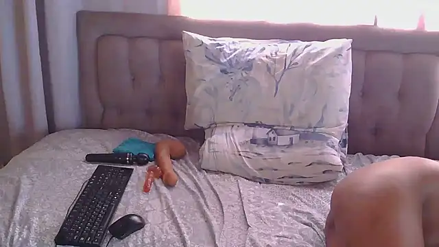BustyXhosaBaddie - domi on clite and dildo in side