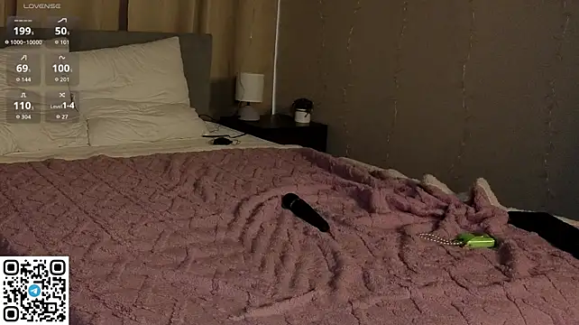 Krisss_Kiss54 - play with tight little ass