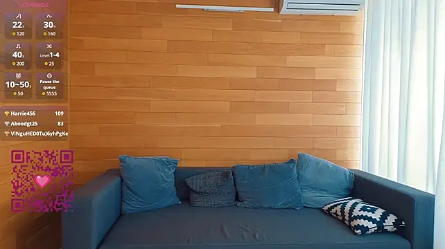 AntonelaAmeli - sexy doggy pose