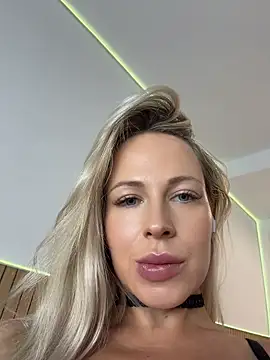 Streetdoll - naked boobs for you + gift