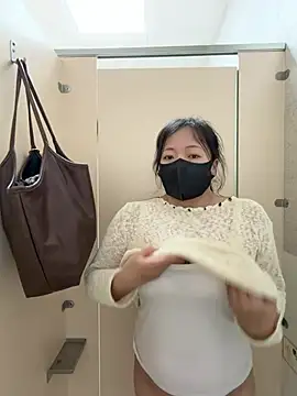Maomao116 - 超级敏感，易喷体质，能一直喷水🐳，手指带套抽插2分钟