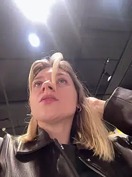 ValenciaShock - AHEGAO+ NAKED BOOBS