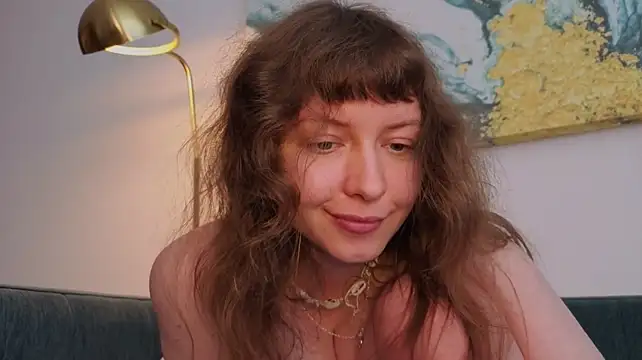 Sun_place - camel toe close to cam
