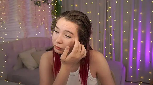 EmmaVerse - Get my top wet 🤤💦