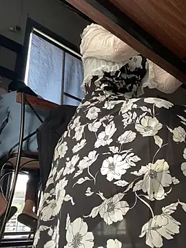 Masturbate-secretly - off underwear&bra behind stranger