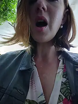 TopsyWilde - Play with nipples