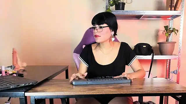 Veronica_office - deep Throat +dildo between the breasts