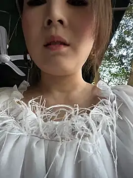 Lola666999 - 户外茶楼玩刺激，完成任务手指抽插出水